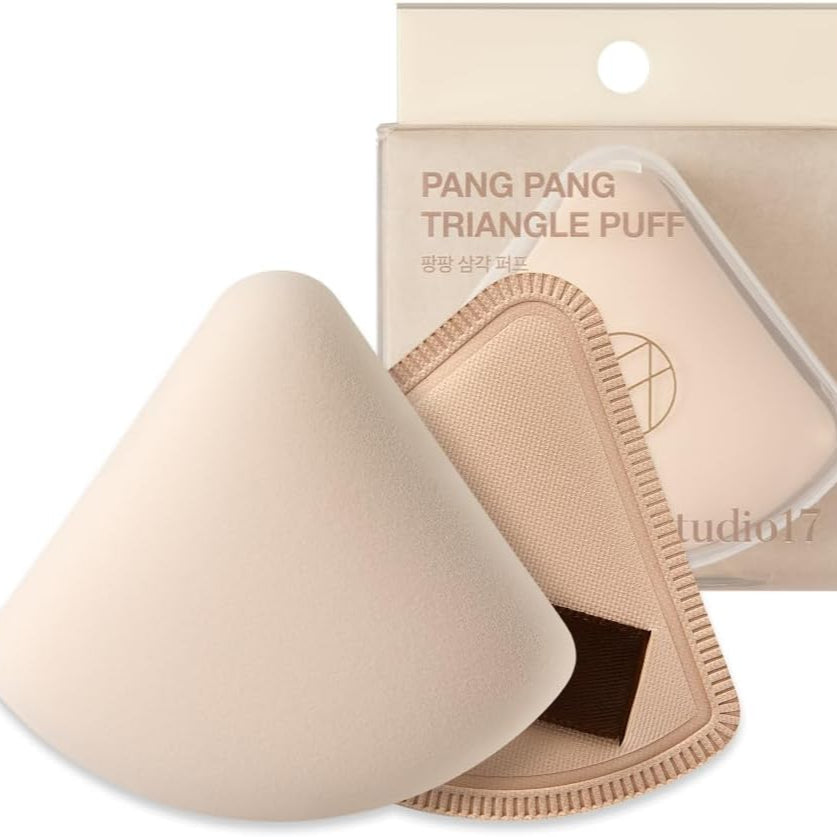 Studio17 Pang Pang Triangle Puff 1u – Éponge de Maquillage Triangulaire Professionnelle pour Fond de Teint, BB Crème & Poudre main image 0