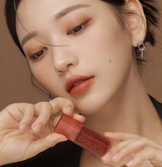 Black Rouge Double Layer Over Velvet