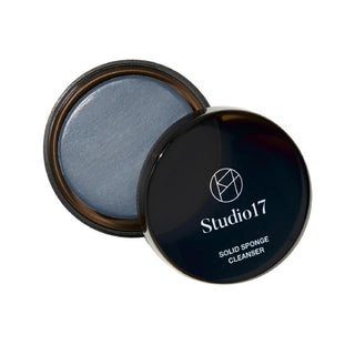 STUDIO 17 Brush & Puff Cleanser