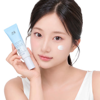 Seul Kare Ultra Soothing Sunscreen SPF 50+ with zero cast, featuring a smooth lotion texture and broad-spectrum sun protection.