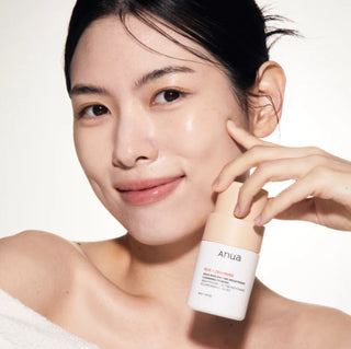 Anua Rice Enzyme Brightening Cleansing Powder in a 40g container, showing the powder and packaging for gentle facial cleansing.