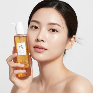Beauty of Joseon Ginseng Cleansing Oil in a clear bottle, showcasing its hydrating formula for gentle facial cleansing.
