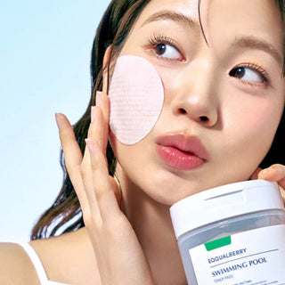 Eqqualberry Swimming Pool Toner Pads in 220mL container, designed for pool water treatment and clarity.