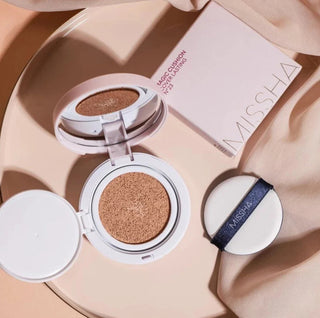 MISSHA Magic Cushion Cover Lasting foundation compact with beige shade, portable makeup cushion for a smooth, even skin finish.