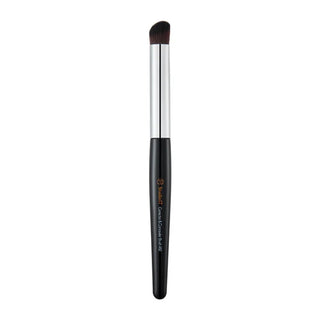 Studio 17 Corrector and Concealer Brush 482, a makeup tool with a slender brush head for precise concealing and correcting.